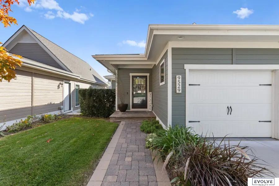 9529 W Center Road, Omaha, NE 68124 - #3