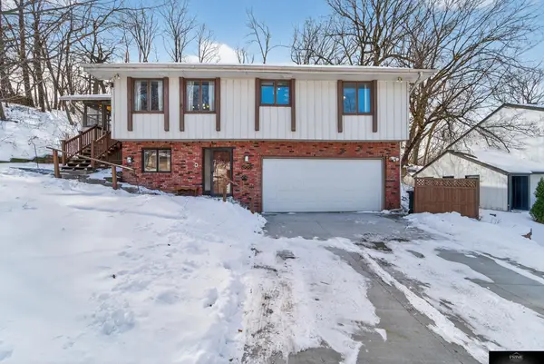 8906 N 52 Avenue, Omaha, NE 68152