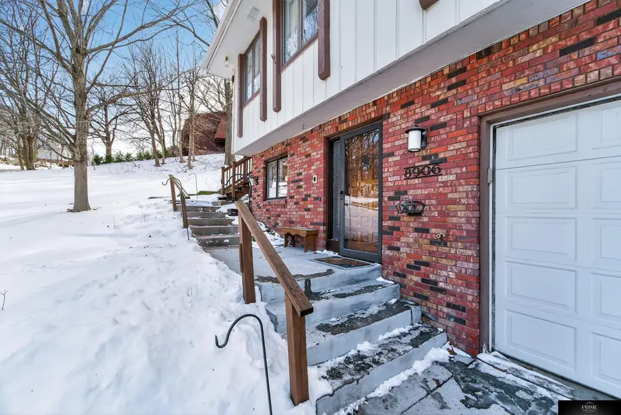 8906 N 52 Avenue, Omaha, NE 68152 - #2