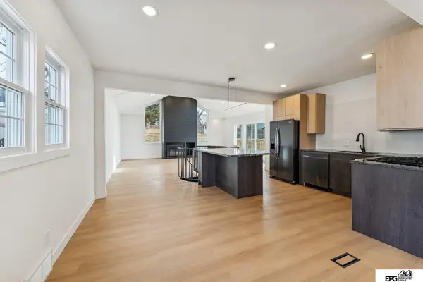 2109 S 61st Avenue, Omaha, NE 68106