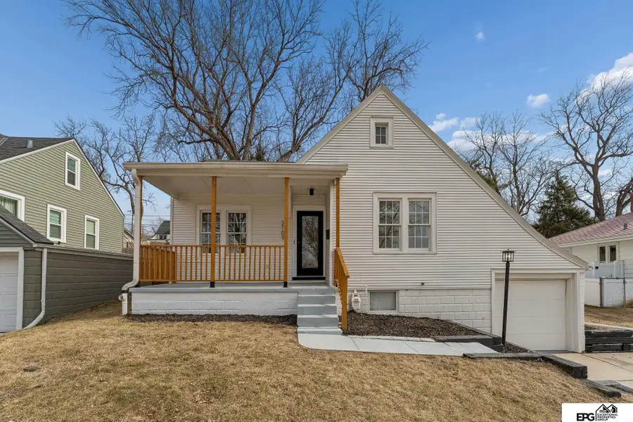 2109 S 61st Avenue, Omaha, NE 68106 - #3