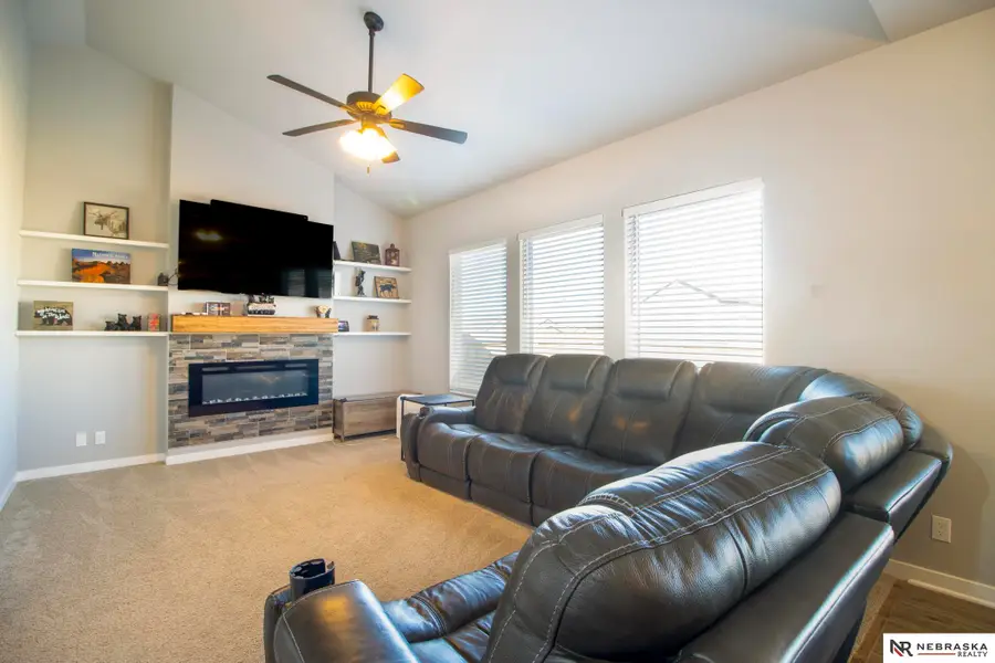 21212 Madison Street, Elkhorn, NE 68022 - #3