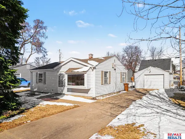 1004 W 31 Avenue, Bellevue, NE 68005