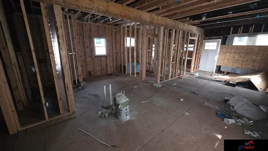 3918 N 26 Avenue, Omaha, NE 68111 - #2