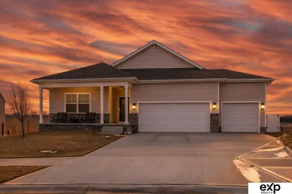 17525 Rose Lane Road, Omaha, NE 68136