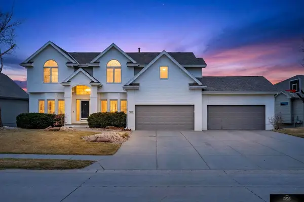 19307 Sahler Street, Elkhorn, NE 68022