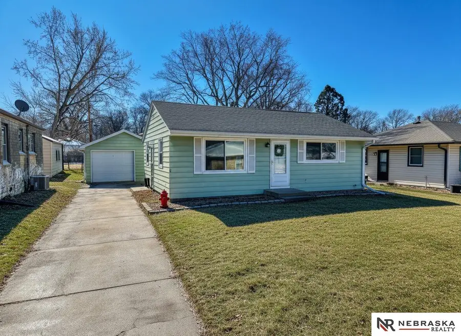 5735 Judson Street, Lincoln, NE 68507 - #2