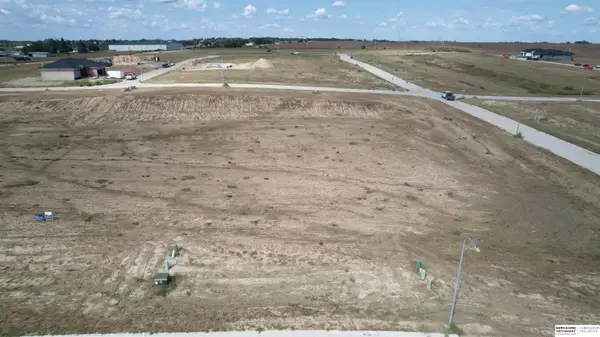 22106 Hampton Drive, Gretna, NE 68028