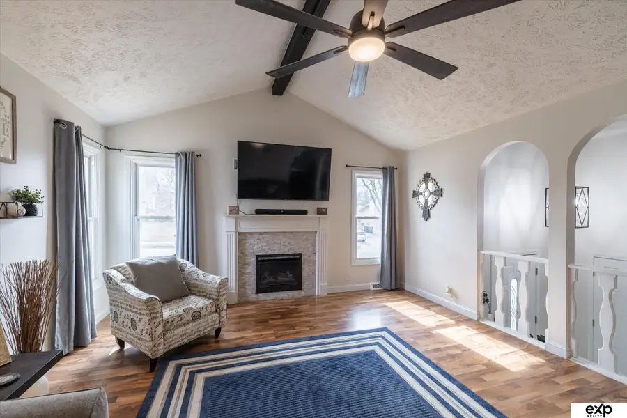 3106 Lynnwood Drive, Bellevue, NE 68123 - #2