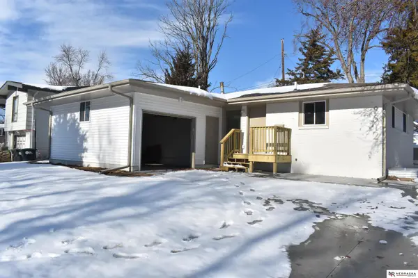 8512 Grand Ave, Omaha, NE 68134