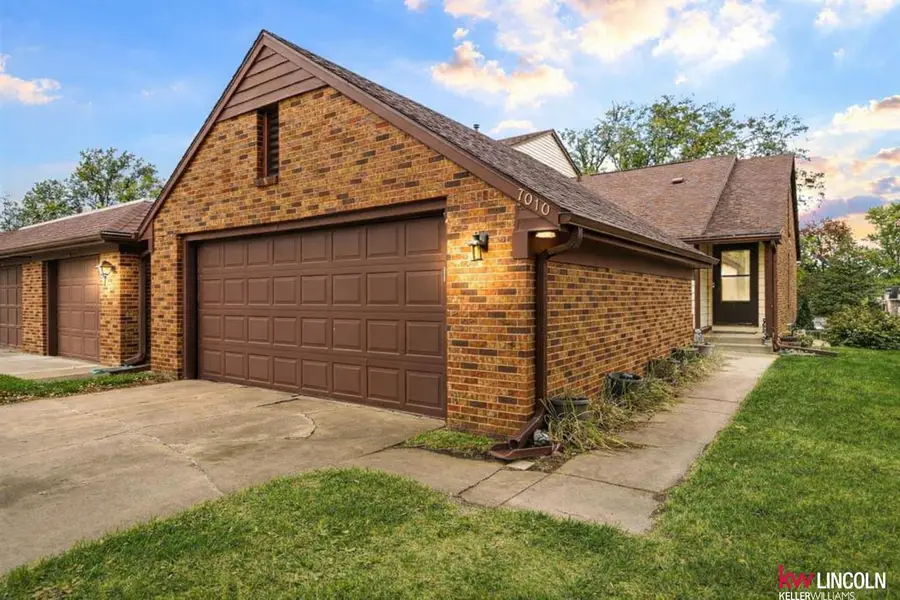 7010 Shamrock Road, Lincoln, NE 68506 - #2