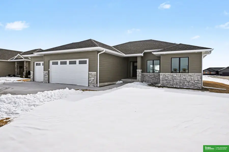 2711 Samuel Drive, Fremont, NE 68025 - #2