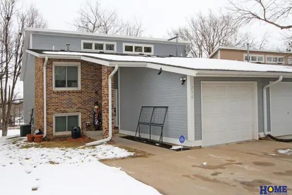 230 Parkside Lane, Lincoln, NE 68521