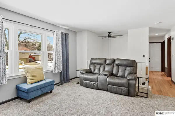 6524 N 75th Street, Omaha, NE 68122