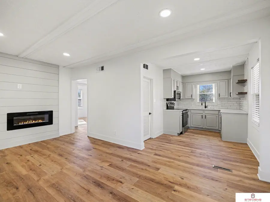 2504 Washington Street, Bellevue, NE 68005 - #3