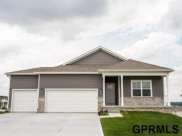 8360 S 176th Circle, Omaha, NE 68137