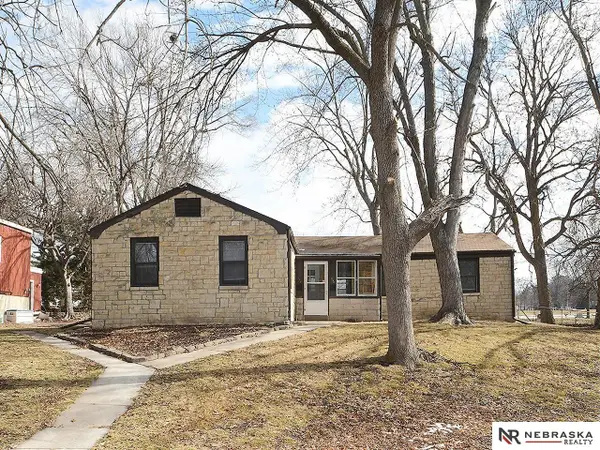 350 S 38 Street, Lincoln, NE 68510