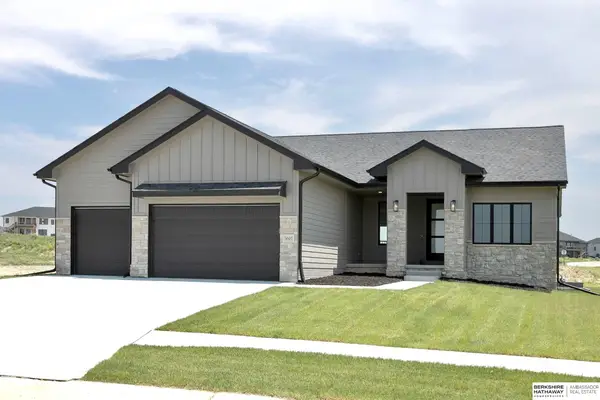 5601 N 213th Avenue, Elkhorn, NE 68022