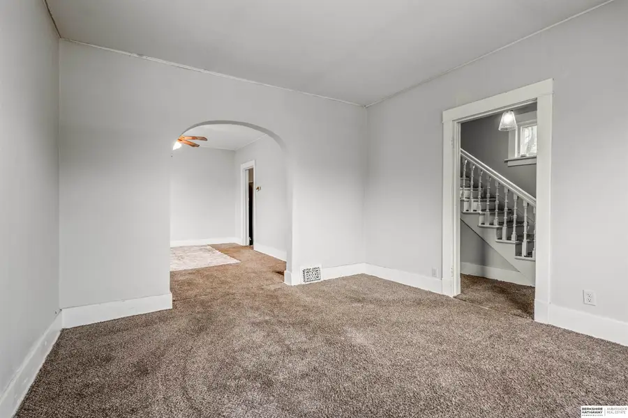 4215 Camden Avenue, Omaha, NE 68111 - #2