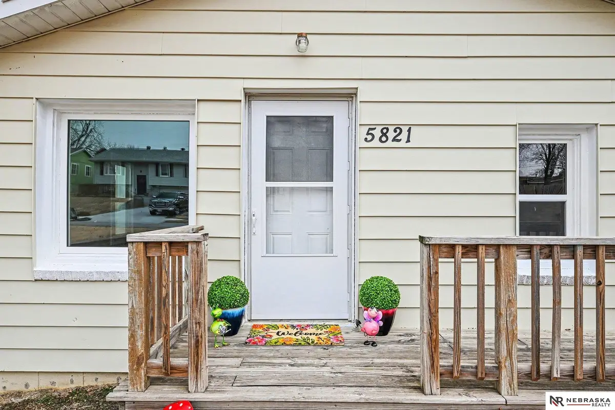 5821 S 48th Avenue, Omaha, NE 68117 - #1