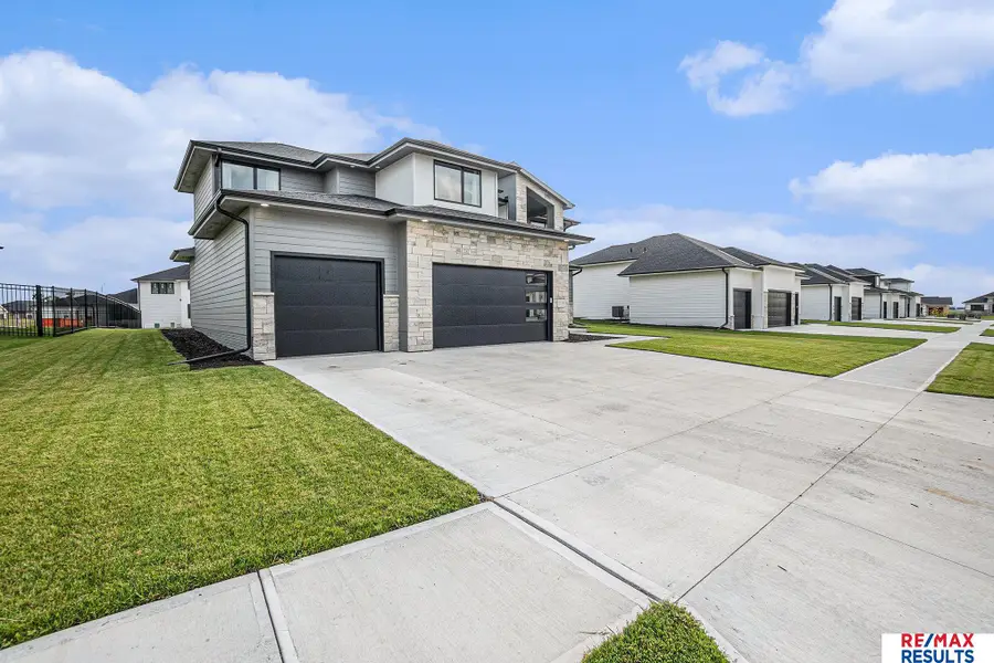 21119 Ellison Avenue, Elkhorn, NE 68022 - #3