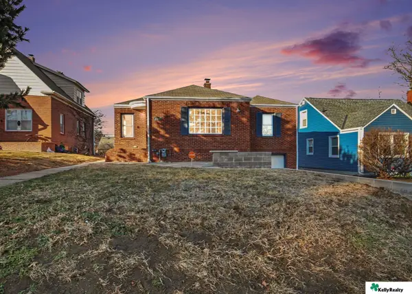 5006 Bedford Avenue, Omaha, NE 68104