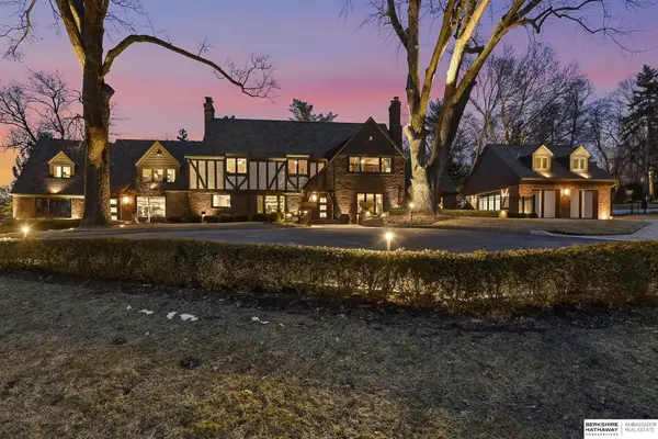 6724 Davenport Street, Omaha, NE 68132