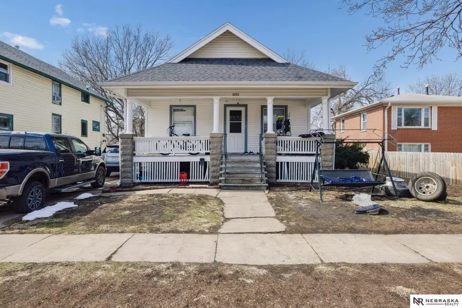 833 S 29 Street, Lincoln, NE 68502 - #3