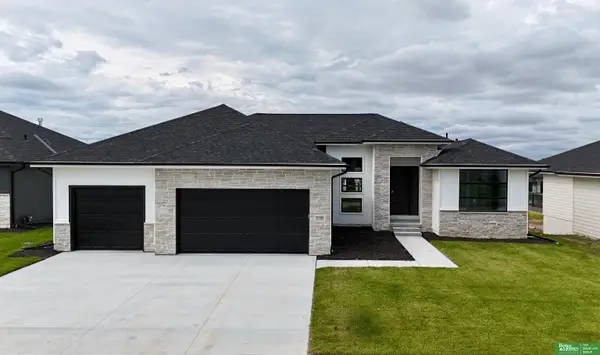 5508 N 213 Street, Elkhorn, NE 68022