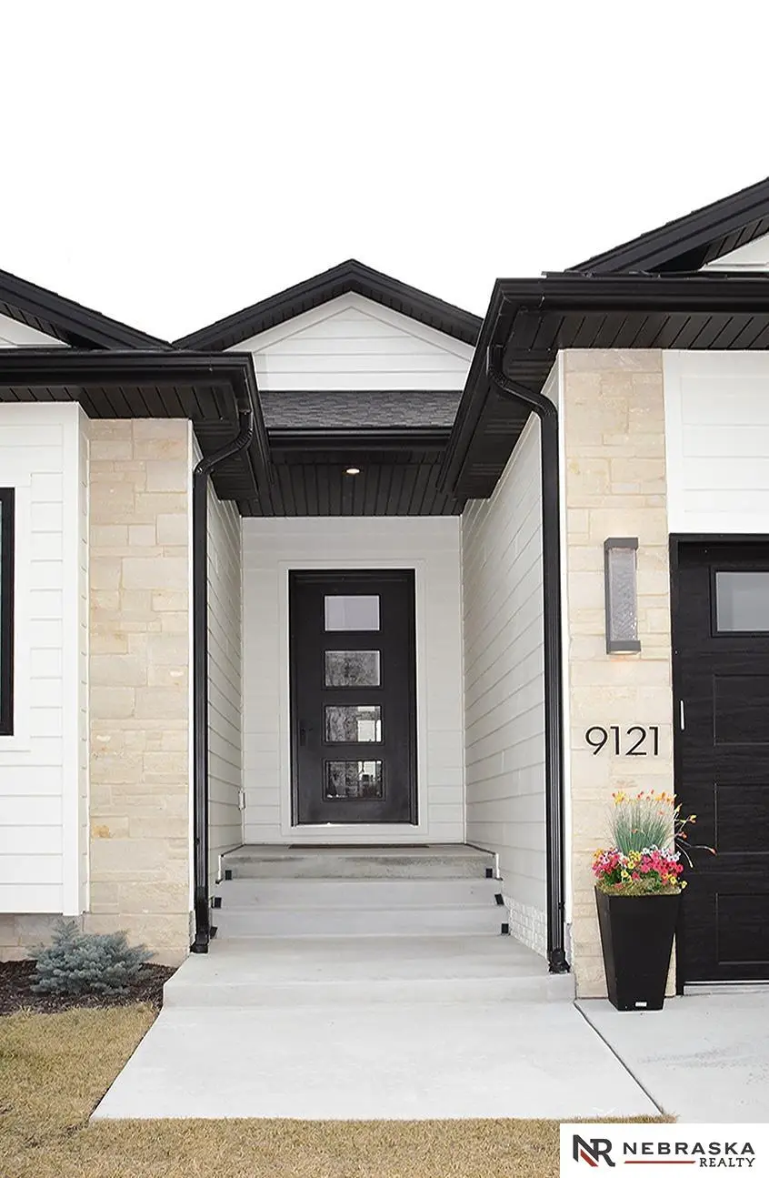 9121 Marbella Drive, Lincoln, NE 68520 - #3