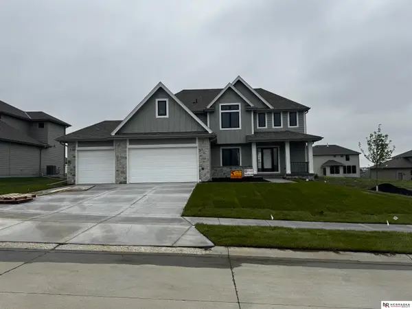 12616 S 78th Avenue, Papillion, NE 68046