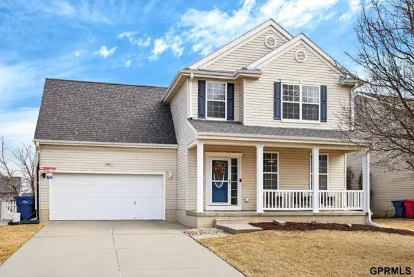 8911 S 167th Street, Omaha, NE 68136