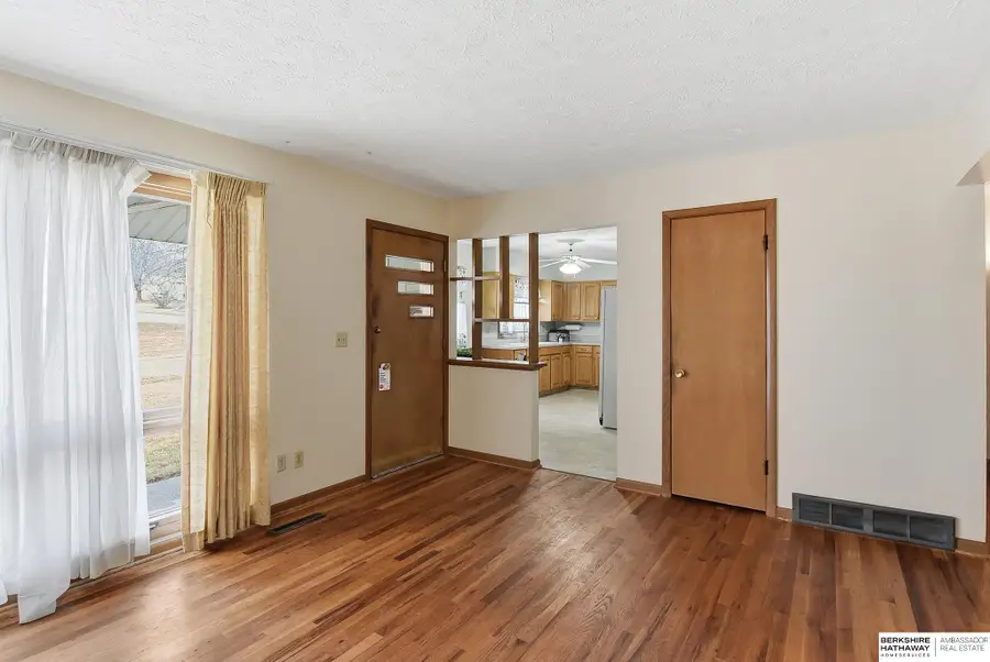 4929 Valley Street, Omaha, NE 68106 - #2