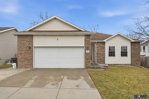 8111 Elizabeth Drive, Lincoln, NE 68505