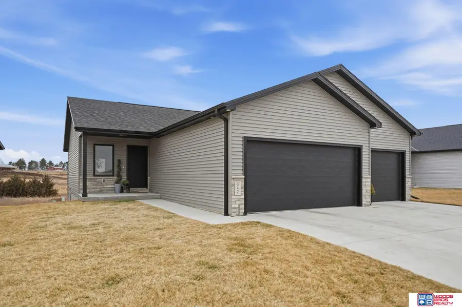 942 W Panorama Road, Lincoln, NE 68523 - #2