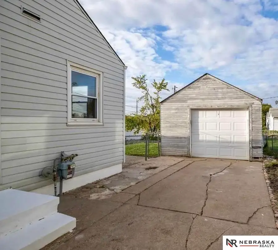 4140 U Street, Omaha, NE 68107 - #2