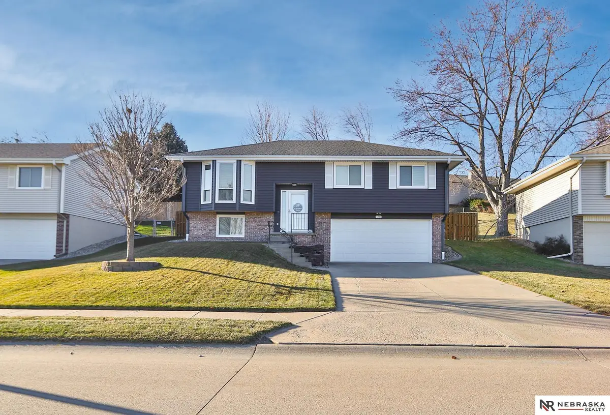 13581 W Circle, Omaha, NE 68137 - #1