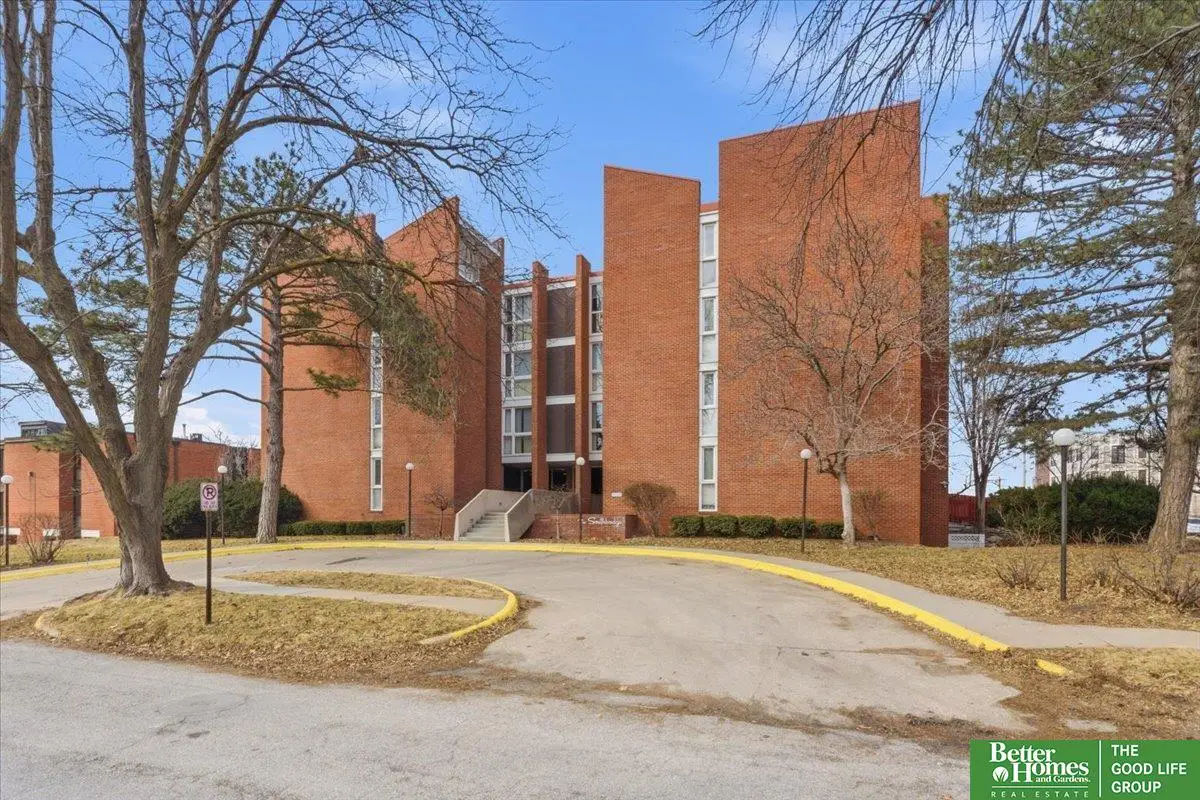 3702 Jackson Street #105, Omaha, NE 68105 - #1