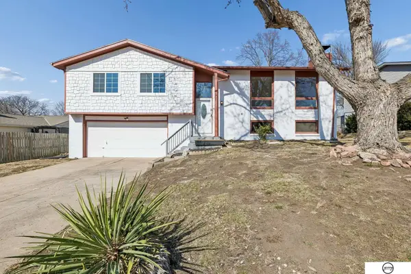 2610 Surrey Court, Lincoln, NE 68512