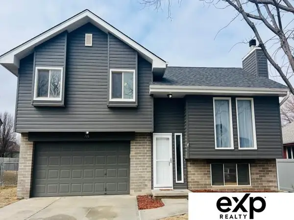 710 Diamond Lane, Papillion, NE 68133