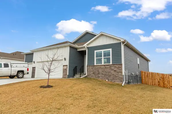 6422 Harvest Drive, Papillion, NE 68133