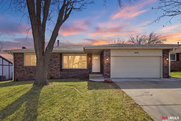 809 W Burt Drive, Lincoln, NE 68521