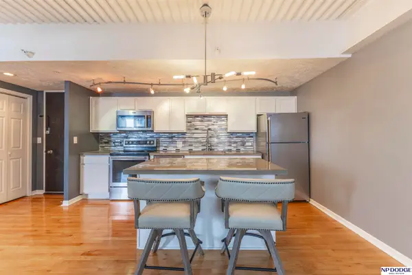 105 N 31st Avenue #701, Omaha, NE 68131