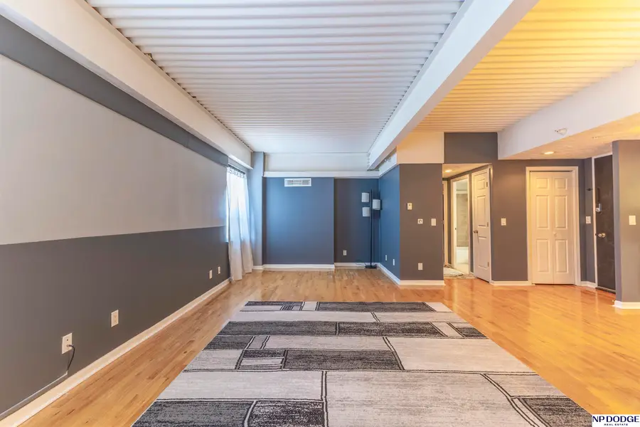 105 N 31st Avenue #701, Omaha, NE 68131 - #3