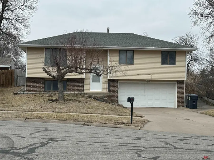 730 W Sumner Circle, Lincoln, NE 68522 - #2