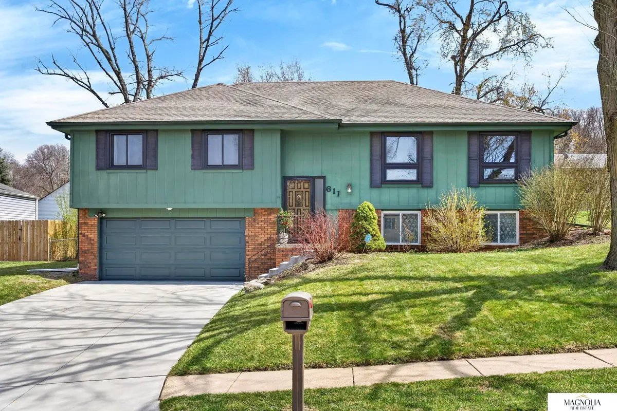 611 S 153rd Circle, Omaha, NE 68154 - #1