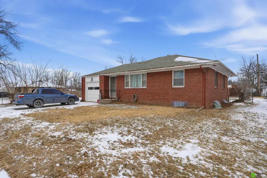 6500 Knox Street, Lincoln, NE 68507 - #2