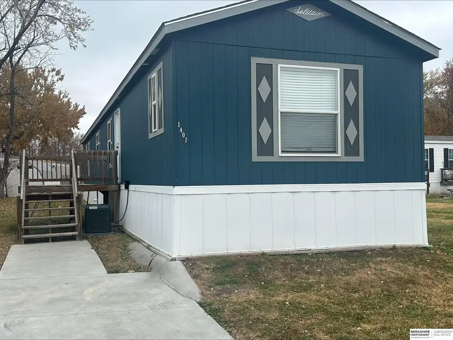 1407 W Commodore Boulevard, Lincoln, NE 68522 - #2