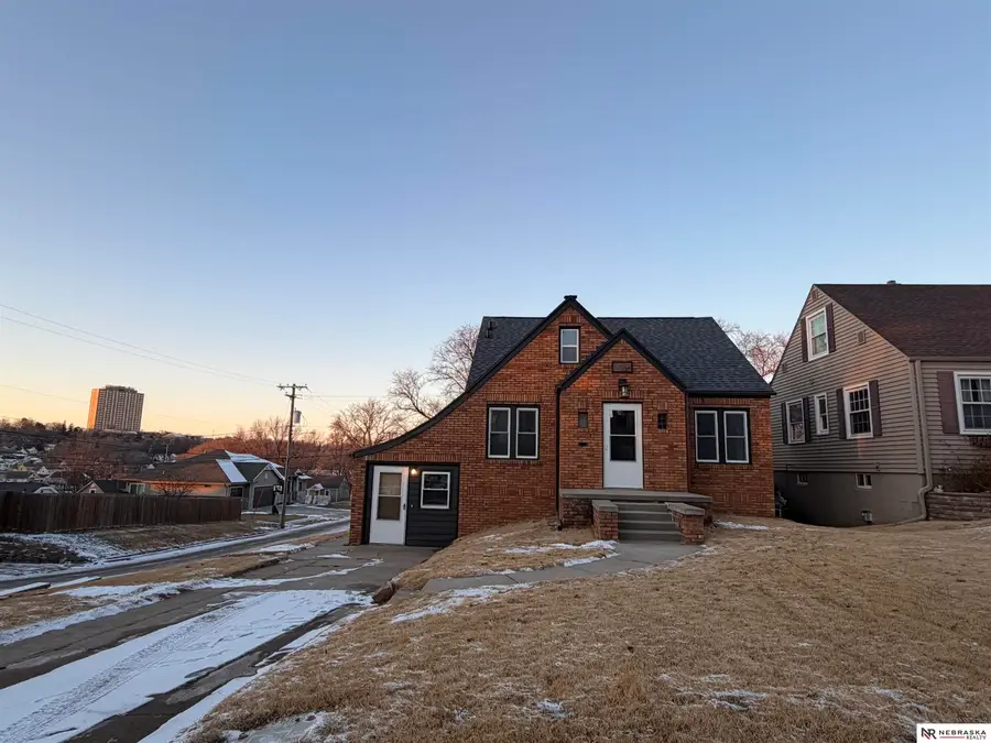 4848 Woolworth Avenue, Omaha, NE 68106 - #3