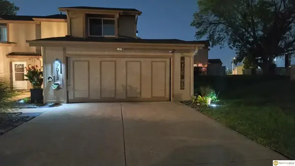 9012 David Circle, Omaha, NE 68138